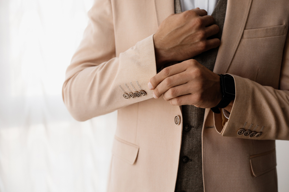 What Defines the Perfect Bespoke Suit for Modern Gentlemen